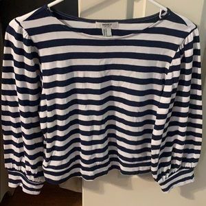 Long sleeve crop top